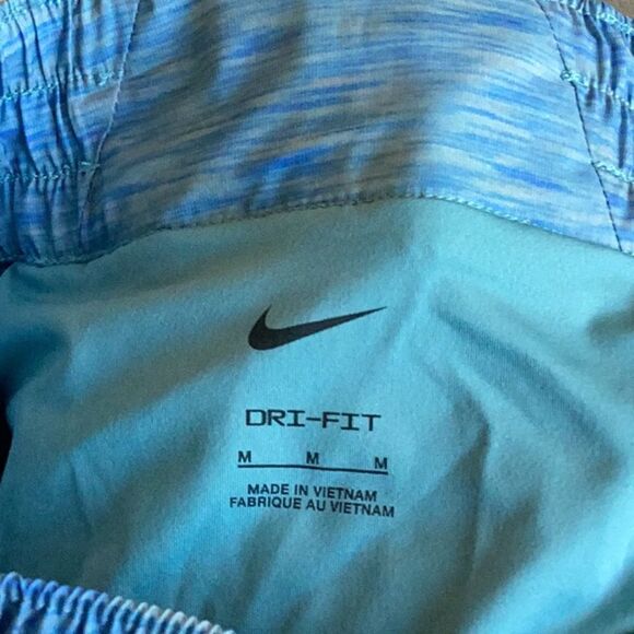 Nike One Women's Dri-FIT Ultra High-Waisted 3" Brief-Lined Shorts, medium, NWT - Picture 6 of 11